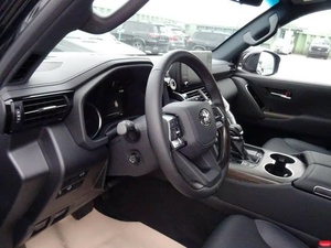 Negro para L Cruiser SUV Usado, Faros LED, Volante a la Izquierda, Transmisión Automática, 7 Asientos, Interior de Cuero, 2023 Euro VI - Product Image 5
