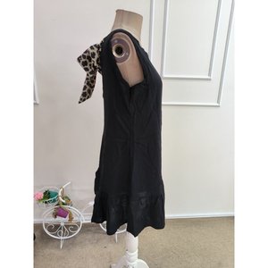 Robe courte à bretelles et col rond pour femme avec imprimé léopard, en viscose tissée à lacets, 35355 - Noir - Product Image 5