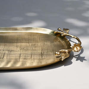 Hot Selling Decorative Aluminium <b>Gold</b> <b>Serving</b> <b>Tray</b> With Floral Handle in Wholesale Price From India - Product Image 6