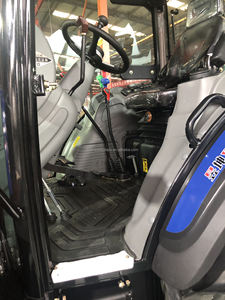 Tractor de cuatro ruedas de 95HP con neumáticos anchos y distancia al suelo para campos de caña de azúcar - Product Image 6