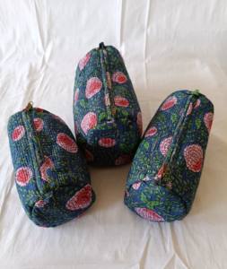 Sacs à cosmétiques en coton matelassé pour femmes de haute qualité, imprimés à la main avec fermeture éclair durable, capacité moyenne, écologiques - Product Image 6