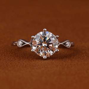 แหวนหมั้นเพชรคิวบิกเซอร์โคเนียทรงคุชชั่น ดีไซน์เก๋ ทันสมัย ทำจากเงินแท้ 925 ประดับด้วยดีไซน์กิ่งไม้  เหมาะสำหรับเป็นของขวัญ - Product Image 3