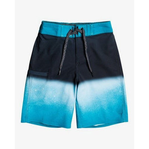 Short de sport personnalisé de couleur fendue, respirant et épais, avec impression par sublimation - Product Image 4