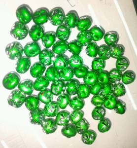 Clochettes en fer vertes de 12 mm, sculpture moderne avec motif de feuille découpée, pour la décoration chinoise et de Noël, technique peinte - Product Image 4