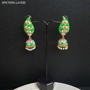 ต่างหูแบบห่วงและโคมไฟระย้าสีเขียวนกแก้วทำด้วยมือสไตล์วินเทจทำจากสแตนเลสและทองเหลืองรูปทรงตัวเลข/รูปแบบ - Product Image 6