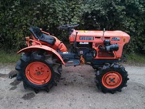 Tractor Agrícola Diésel Kubota B7001 Nuevo y Usado para Cultivo de Suelos y Mantenimiento Agrícola - Product Image 5