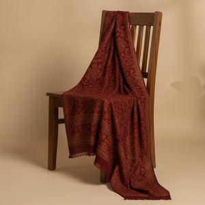 Châle d'hiver en laine Kullu de luxe avec motifs tissés à la main, doux et confortable, 80x40 pouces, respirant pour femme, à prix abordable - Product Image 2