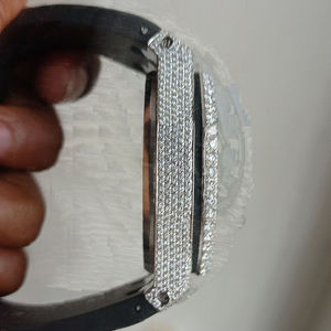 Montre chronographe à diamant cultivé en laboratoire pour homme luxueux à moitié glacé Accessoire de mode unique - Product Image 2