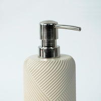 Ensemble d'accessoires de salle de bain en résine en stock, distributeur de savon, boîte à mouchoirs, porte-brosse à dents, ensemble décoratif pour toilettes domestiques