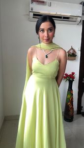 ชุดยาวผ้าจอร์เจียแบบปรับแต่งได้สไตล์ Y2K แขนเสื้อทรงบานพิมพ์ลายดิจิตอลสำหรับตกแต่งงานแต่งงานงานพื้นยาว - Product Image 3