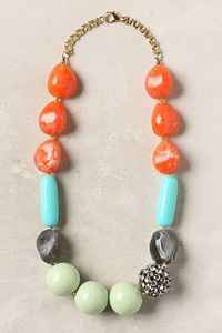 Bijoux faits main en résine pour femme Pendentif en résine avec art moderne - Product Image 2