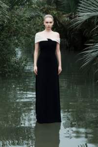 Robe longue droite de style élégant pour femmes LUNA Robe à épaules dénudées Vêtements d'été pour femmes En stock Marque BLANCHE Vietnam - Product Image 2