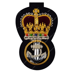 EMBLEMA REAL BORDADO A MANO - Product Image 1