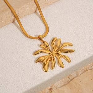 Collar de Acero Inoxidable 304 Chapado en Oro Irregular con Diseño de Fuegos Artificiales, Chapado en Oro Real de 18K, No se Destiñe, para Mujer, Joyería de Moda para Uso Diario - Product Image 3
