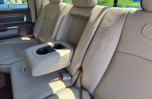Camionnette 4x4 6.4LV8 Laramie Longhorn Crew Cab 2018 propre et bien entretenue - Product Image 4