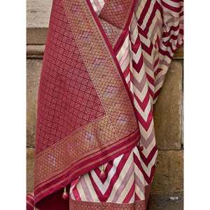 Impresionante Sari de Seda de Diseño Multicolor con Blusa para Bodas - Product Image 4