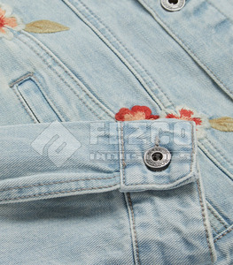 Veste en jean d'hiver confortable pour homme avec logo personnalisé sur le devant, 100% coton, imperméable et écologique, respirante - Product Image 6