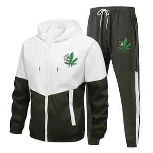 Cremallera completa Buen proveedor Highland Quality Out Door Wear Diseño único Material de tacto suave para chándales de otoño e invierno - Product Image 1