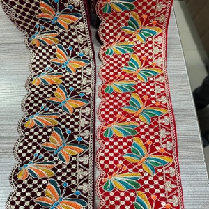 Des motifs de dentelle uniques sur mesure le rendant parfait pour ajouter une touche élégante aux robes de mariée vêtements traditionnels - Product Image 2