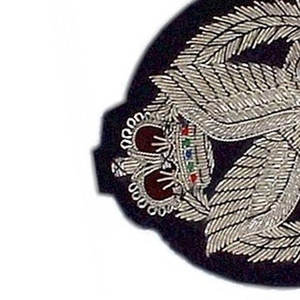 Badges de logo brodés personnalisés de haute qualité patchs de tissu en gros pour la marque de vêtements badges de broderie de haute qualité - Product Image 5