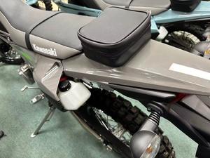 Motocicletas DualSport ORIGINALES KLX 300SM 2025 - Product Image 4