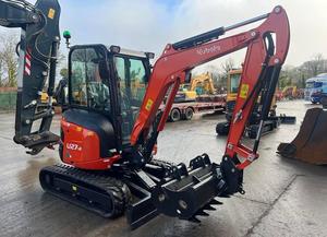 Mini-excavatrice sur chenilles compacte Kubota U27-4, capacité de la benne de 0,11 m³, cabine à faible niveau sonore, mini-excavatrice Kubota à vendre - Product Image 5