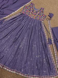 NUEVO TRAJE DE 3 PIEZAS LUNCHING COLECCIÓN HIT DESIGNER HERMOSO PANTALÓN LARGO KURTI-PLAZO CORTE NAIRA CON DUPATTA A PRECIO AL POR MAYOR - Product Image 6