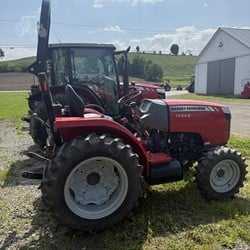 รถแทรกเตอร์ล้อยางมือสอง แมสซีย์ เฟอร์กูสัน 1726E ปี 2018 ใช้งานมากกว่า 50,000 ชั่วโมง น้ำหนัก 100 กิโลกรัม - Product Image 3