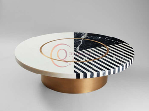 Llamativa y elegante mesa de centro redonda de mármol con patrones artísticos en blanco y negro y base de metal con acento dorado - Product Image 3