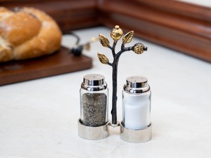 Ensemble de sel et poivre en laiton fini brillant avec des proportions équilibrées et un poids solide adapté à une utilisation quotidienne - Product Image 3