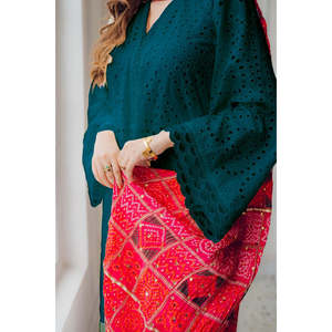 Vêtement traditionnel chinois Maria B-3PC, chemise en tissu lawn brodée Chikankari avec dupatta à imprimé Chunri et pantalon - BIC-4558-Z - Product Image 2