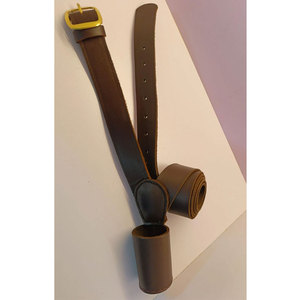 Porta Banderas de Cuero Resistente con Asa Cómoda y Acabado de Alta Calidad, Ideal para Uso Profesional en la Manipulación de Banderas - Product Image 1