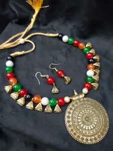 Collares hechos a medida con colgantes de latón hechos con cuentas de vidrio ideales para tiendas de accesorios de moda y diseñador de joyas - Product Image 4