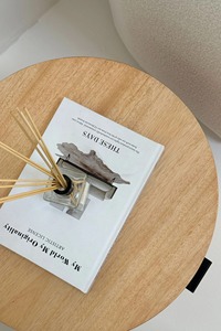 Table de chevet ronde en bois massif moderne, table de nuit artisanale avec rangement pour chambre à coucher, salon, salle à manger ou hôtel - Product Image 4