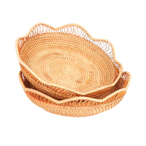 Elegante bandeja redonda de ratán, una solución multiusos para servir alimentos, frutas y aperitivos en su hogar o restaurante - Product Image 1