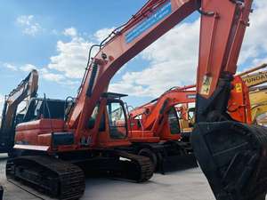 Excavatrice de chantier et minière Doosan DX300 d'occasion, robuste, avec un moteur puissant et en bon état - Product Image 3