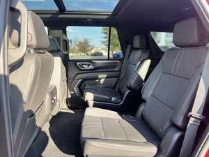 Super Red 2024 Chevrolet Tahoe RST 4WD Conduite à gauche Toit ouvrant panoramique Démarrage à distance Sièges en cuir Troisième rangée Jantes en alliage - Product Image 6