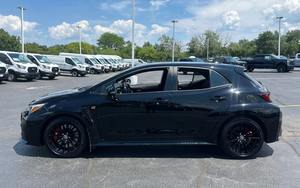 Toyota GR Corolla Core 1.6L I3 12V PDI DOHC Turbo 2023/24 Usado en Buen Estado, Listo para Envío - Product Image 2