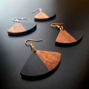 Pendientes colgantes ovalados grandes coloridos dulces bonitos ecológicos de Ángel de resina 2022 nuevos de la India - Product Image 1