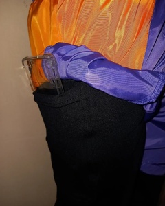 ผ้าไนล่อนสแปนเด็กซ์94% กางเกงขาสั้นผ้ากำมะหยี่ปักโลโก้ได้ตามต้องการพร้อมกระดุมด้านข้าง - Product Image 3