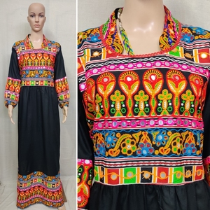Caftán Dubai con Estampado Floral Vintage para Mujer – Jalabiya de Organza Bordada, Ropa Islámica Modesta para Vestir en Ocasiones Elegantes - Product Image 3