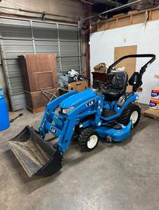 Tracteur agricole LS Small Farm 4x4, mini chargeur frontal, pelle rétro, bon moteur, achat pas cher pour tondeuse à gazon, composant principal de l'engrenage - Product Image 4