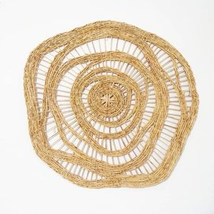 Vente en gros de sets de table en rotin tissé à la main en forme de fleur, festonnés, décoratifs, naturels, pour la maison, les mariages, les restaurants, les fêtes - Product Image 4