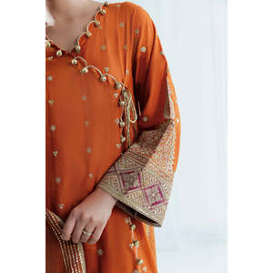 ชุดสูทผ้าลอนปักเลื่อมสำหรับผู้หญิง 3 ชิ้น พร้อมผ้าคลุมไหล่ผ้าฝ้ายตาข่าย FE-52116 - Product Image 1