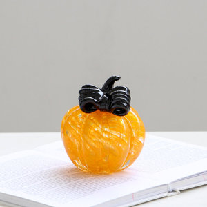 Adorno de mesa de calabaza de vidrio sódico soplado a mano Bixuan para Halloween, naranja y negro, con sombrero de bruja y lazo, para fiesta de cosecha otoñal - Product Image 6