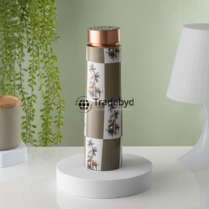 Tradebyd Bouteille d'eau durable et écologique en cuivre ayurvédique large compagnon de boisson en plastique pour un mode de vie sain - Product Image 1