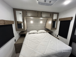 Camping-car PALOMINO PUMA 337BH 2025 d'occasion en excellent état, grande capacité, à vendre - Product Image 2