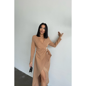 Vestido de Noche Beige con Detalle de Broche Estilo Envolvente - Product Image 4