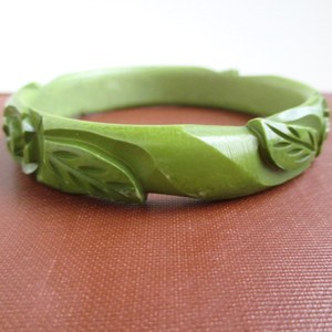 Nueva moda Vintage verde baquelita brazalete pulsera tallada Ángel colorido acrílico resina brazaletes Vintage joyería regalos de navidad - Product Image 4