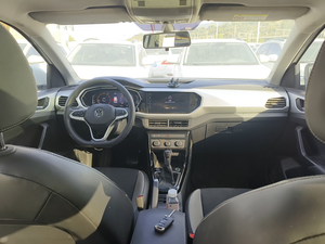 SUV 200 TSI DSG 2021 d'occasion, connectivité intelligente, excellent état, véhicule compact à faible consommation, en bon état - Product Image 4